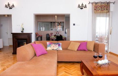 Beautiful Home In Dugo Selo With Wifi - Foto 25