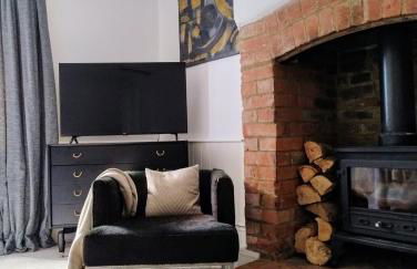 The Old Post Office Spacious 3-Bed Cottage in North Perrott - Photo 12