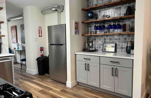 Fairview Terrace-Brand New 3BDRM, Central Location - Foto 29