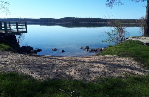 Dom nad jeziorem z linią brzegową - Foto 8