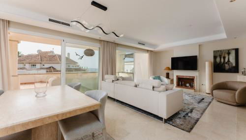 Luxury Beachfront Penthouse Marbella - heated pool & seaviews - Photo 3