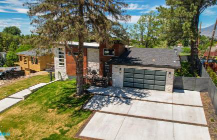 Gathering Place Hot Tub Game rooms - Photo 4