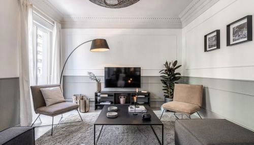 Zambrano - 4 bedrooms and office in Trafalgar - Photo 5