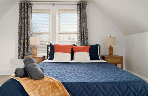 Whole House Near NYC and Transit with Game Room Fire Pit and King Bed - Foto 23