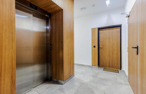 Elegant apartment with private garden, AC and garage, near airport - Foto 15