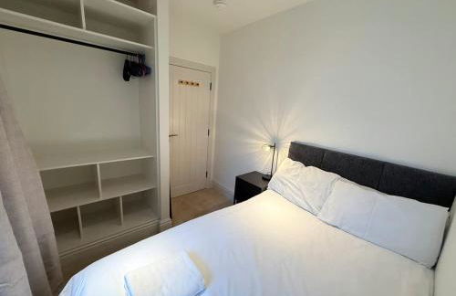 Super Modern Ground floor Flat near City centre - Foto 15