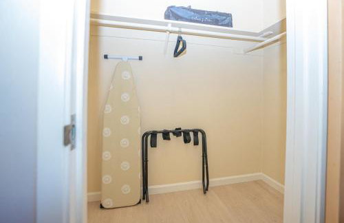 Spacious Mountain View DT 3BR Gem - Great for Work & Family - Foto 15