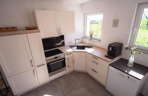 Wohlfühloase - Moderne Ferienwohnung mit großem eingezäuntem Garten in Alleinlage an Feld & Wald, Natur pur trifft auf Komfort, Wellness und gute Erholung - Foto 17