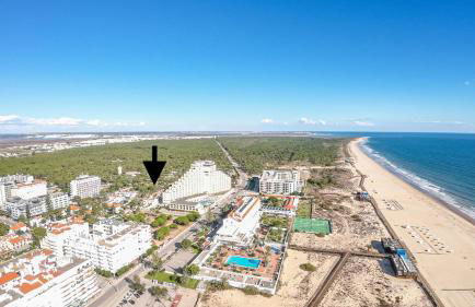 Moradia Tradicional no centro a 100m da Praia - Foto 6