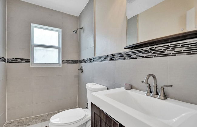 Hollywood Beach Home Steps to the Oceanbroadwalk - Foto 8