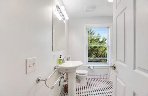 Oasis by the Bay - Waterfront Heated Pool Hot Tub - Foto 36