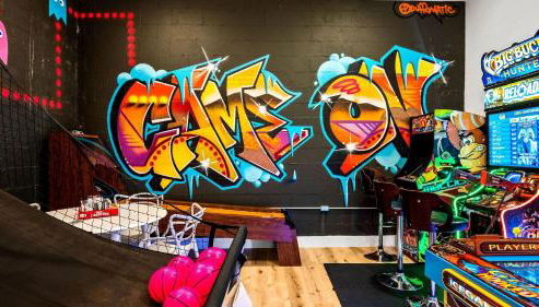 Arcade Playground Indoor Pool Hot Tub Firepit Minutes from Dollywood National Parks 2 Suites at Firefly Mountain Lodge by AvantStay - Foto 4, Other