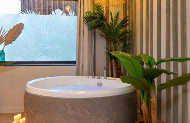 Love Room Strasbourg, Sauna, Spa, Suite Bali, Évasion Romantique et Sensuelle - Foto 7