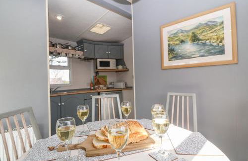 Cwrt y Ceffyl - Photo 8