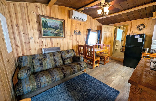 Yellowstone's Treasure Cabins - Photo 45