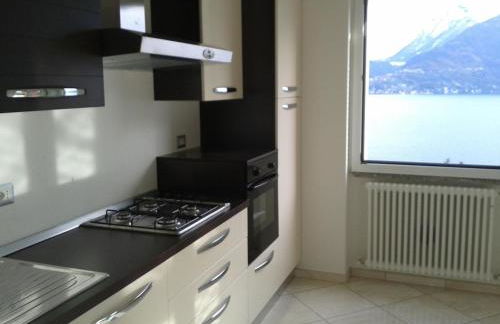 Apartment mit Terrasse und tollem See- und Bergblick by Interhome - Foto 11