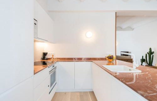 Mediterranean Retreat with 4-Bedroom, 3-Bath Apartment in Barcelona - Foto 10