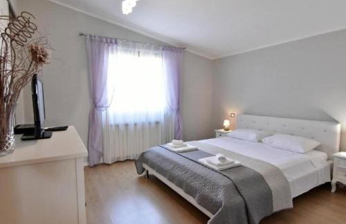 Apartment LOREDANA KAT by Interhome - Photo 4