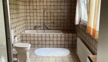 Entire house, quiet city location, garden, parking - Photo 5