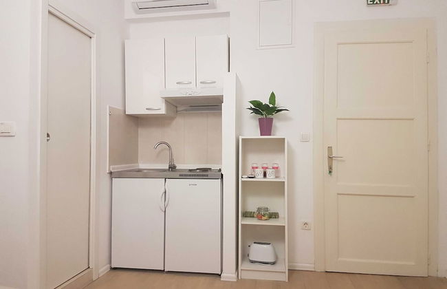 Studios IM - Photo 18