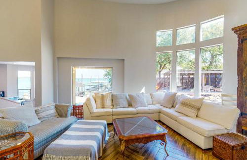 Hot Tub and Views Luxe Lake Bridgeport Retreat - Foto 4