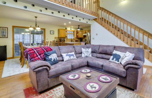 Hot Tub, Game Room! Poconos Home 22 Mi to Slopes - Foto 1