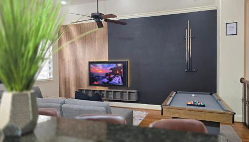 Game & Soak Retreat 3BR Private Jacuzzi Pool Table - Foto 4