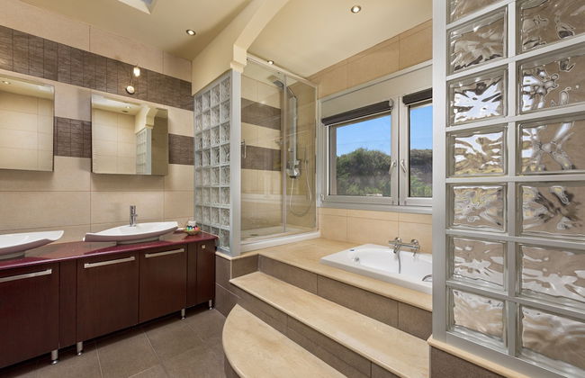 Quinn Hill Luxury Villa - Photo 14