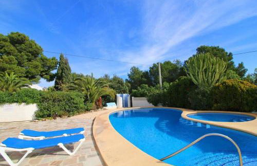 Villa totalmente independiente con piscina comunitaria - Foto 1