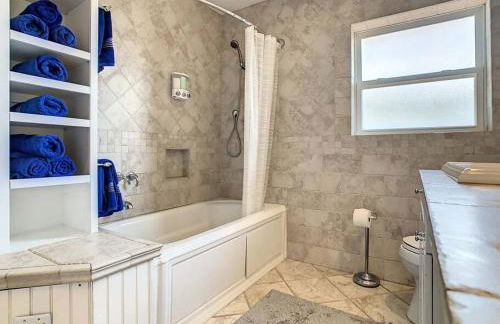 STEPS FROM THE BEACH, BEST LOCATION, 2 BDRM 2 BTH - Foto 36