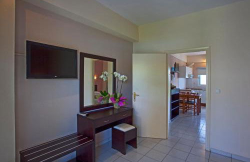 Hotel Kalamitsi Apartments - Photo 44