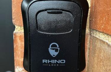 Freshly decorated apartment 10 mins from Cotswolds Child Friendly Great location with plenty of nearby free parking freestanding bath and outdoor private terrace area - Foto 34