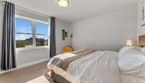 4211 Suites - Photo 3