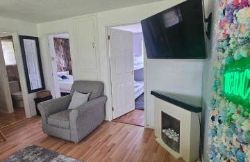 The Lucky 7 - Photo 14