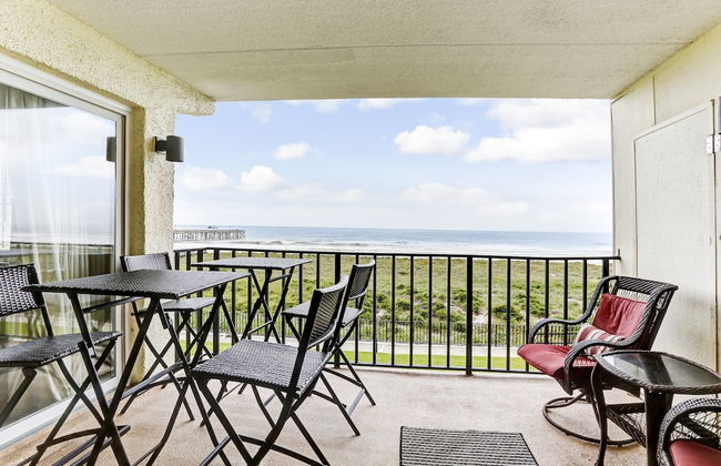 Recently Renovated Ocean Front Condo by RedAwning - Foto 24