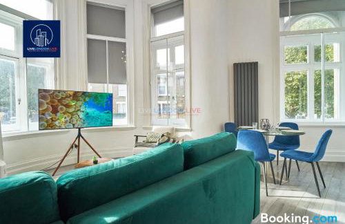 Last-Minute Reserve l Sleeps Up to 4 Guests l Flat 1 l One-Bedroom Apartment with King Bed and High Ceilings Near Camden by Live London Short Lets & Serviced Accommodation - Foto 23
