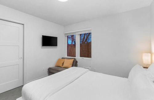 The Sweetest Hideaway - 81 Walkscore! - Foto 12