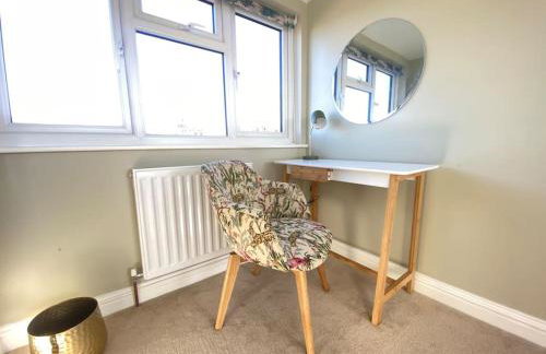 Beautiful cottage style 3-bed By Valore Property Services - Foto 24