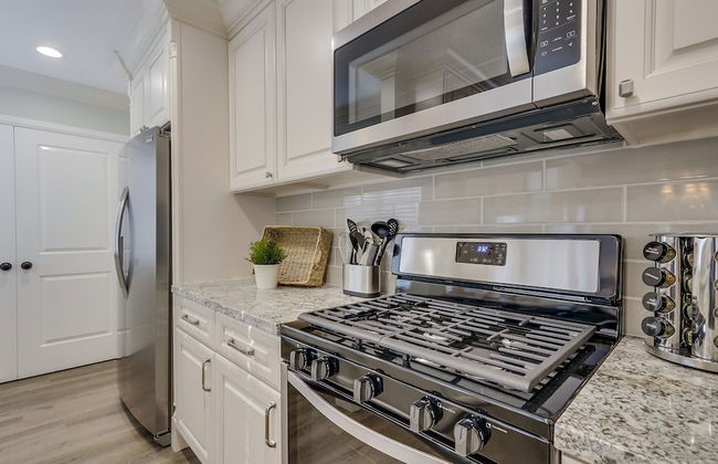 5 Bedroom plus loft room, 3 Bath home - Photo 14