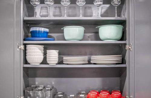 Apt+ 2 Queens+Bunkbed+Free Parking 55"TV - Photo 7