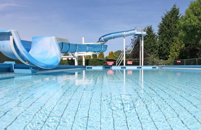 Getaway With Covered Veranda - Photo 8