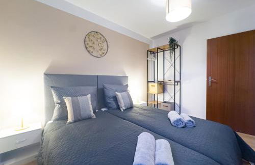 MOIN Apartments - Privater Parkplatz & Balkon, WiFi und TV - Foto 13