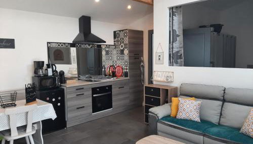 petite maison sympathique plein de charme - Foto 2