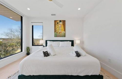 Barton Springs Luxe Heated Pool Spa Sleeps 16 - Photo 48