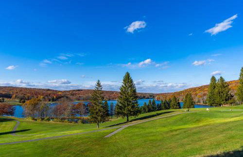 Family cabin Alpine Lake w indoor pool & fire pit - Foto 25