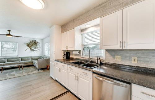 Nokomis Home with Screened Pool, 3 Mi to Beaches! - Foto 8