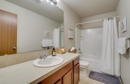 Walk to Trails and Golf Sedro-Woolley Retreat! - Foto 18