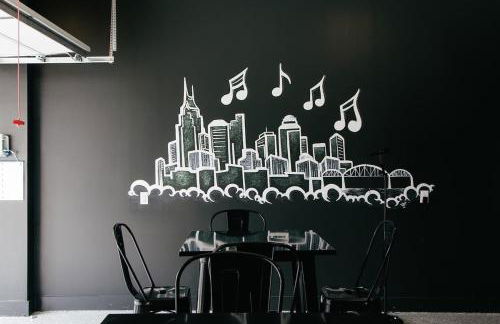 Private Hot Tub - Spacious Home - Hosts 12 Guests - Foto 7