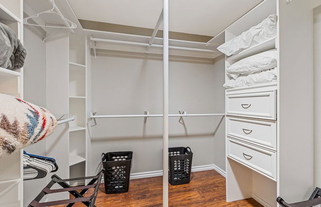 Spacious Canyon Peak Pine View Home Game Room Hot Tub - Photo 25