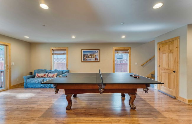 Washoe Chalet by Avantstay Game Room, Hot Tub, Putting Green & Fire Pit - Foto 21